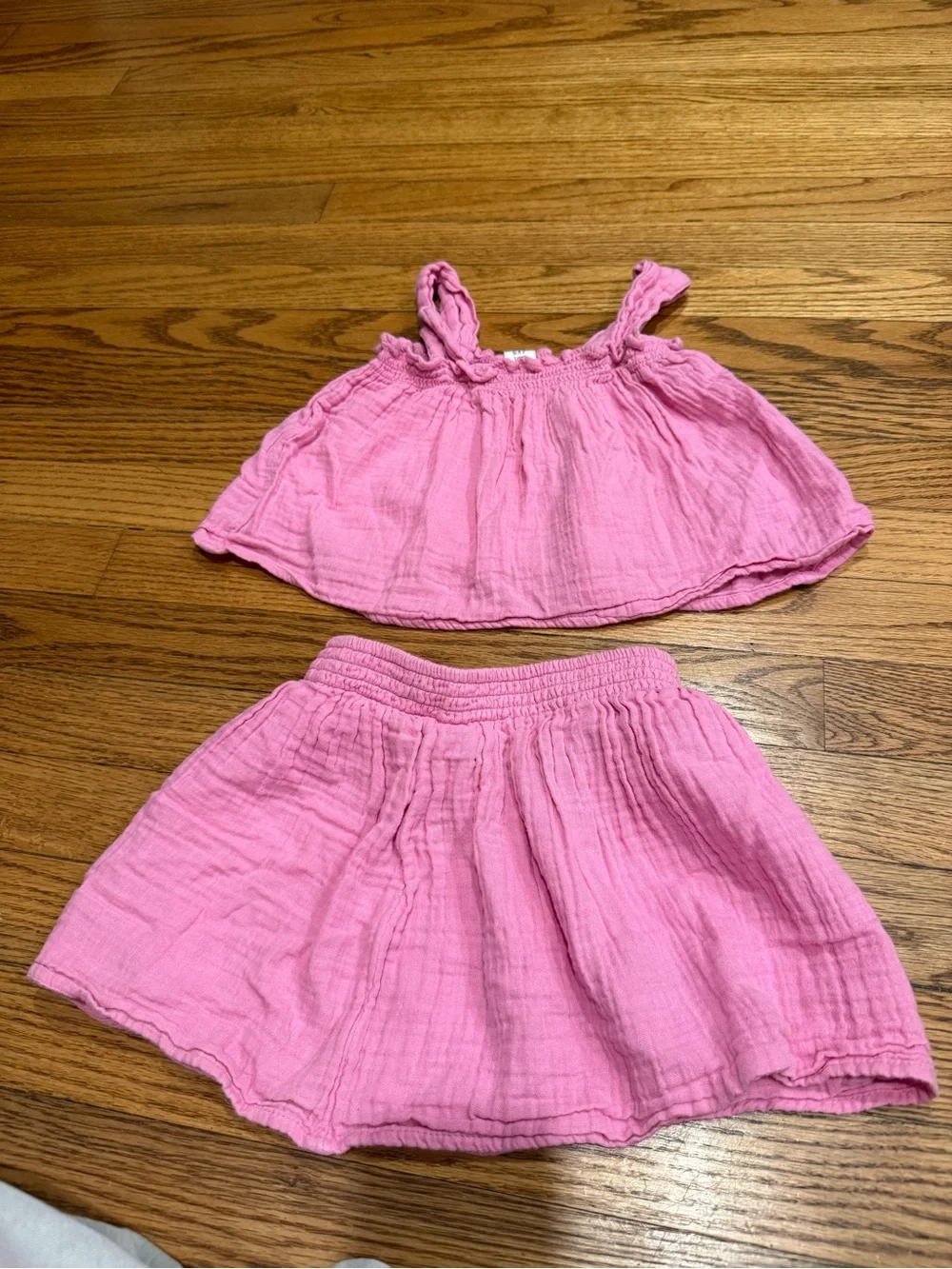 Gap size 3T Girls' Pink Two-Piece Top & Skirt Set